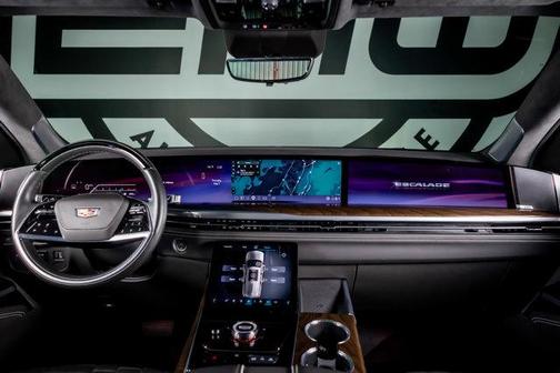 Argent Silver Metallic 2025 Cadillac Escalade Sport Platinum