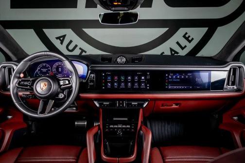 2025 Porsche Cayenne GTS