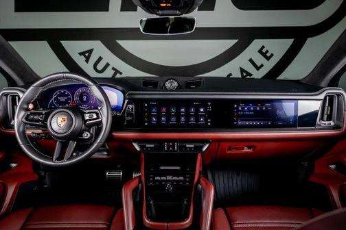 2025 Porsche Cayenne GTS