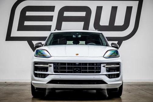 2025 Porsche Cayenne GTS