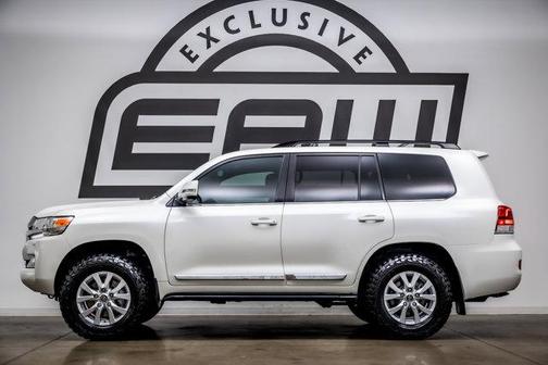 2021 Toyota Land Cruiser Base