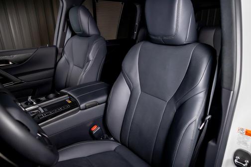 Eminent White Pearl 2025 Lexus LX 700h Overtrail