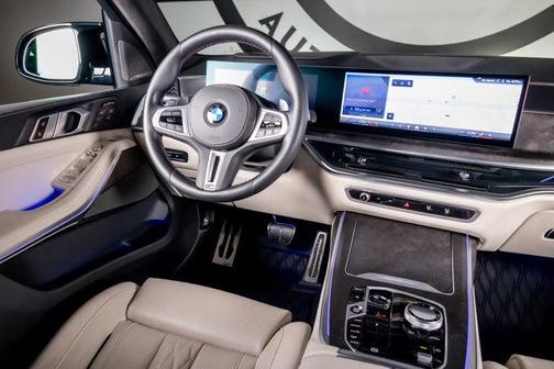 2025 BMW X7 M60i