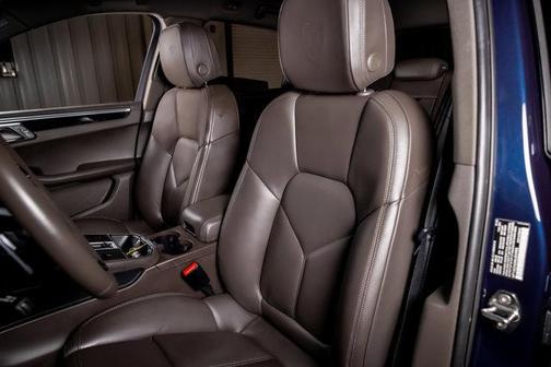 2022 Porsche Macan S