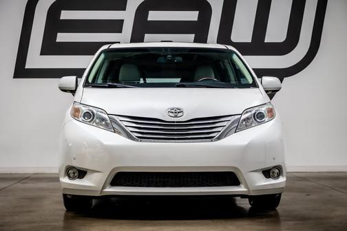 Blizzard Pearl 2011 Toyota Sienna Limited
