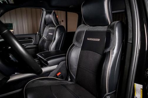 2021 RAM 3500 Laramie Crew Cab 4x4 8' Box