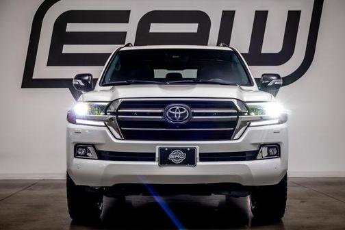 2021 Toyota Land Cruiser Base