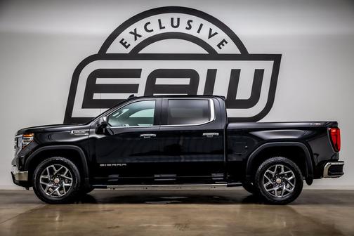 Onyx Black 2023 GMC Sierra 1500 SLT