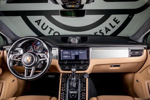 2020 Porsche Macan Turbo