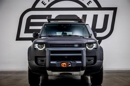 2023 Land Rover Defender 130 SE
