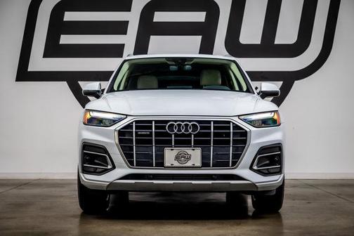 Glacier White Metallic 2023 Audi Q5 40 Premium