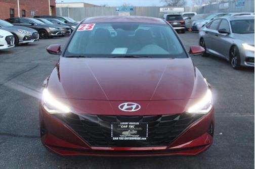 2023 Hyundai ELANTRA SEL