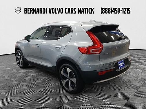 Vapour Grey 2024 Volvo XC40 Plus