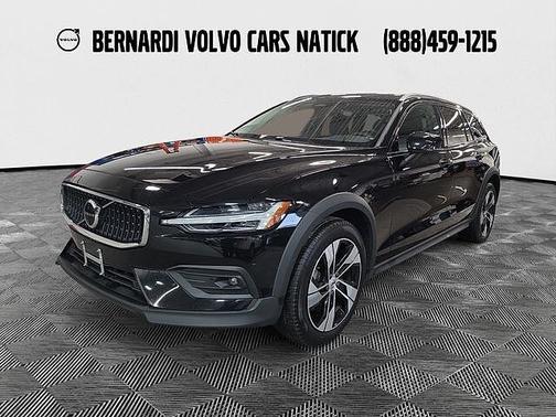 2024 Volvo V60 Cross Country Plus