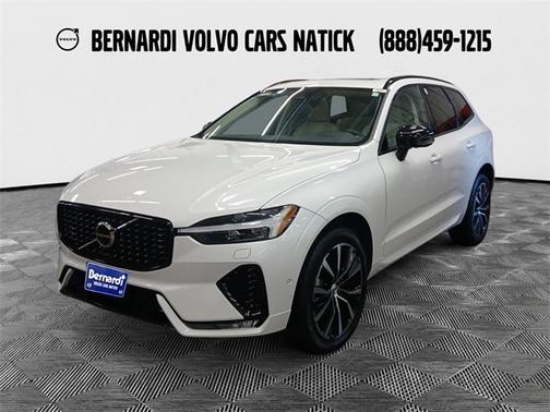2023 Volvo XC60 B5 Plus Dark Theme