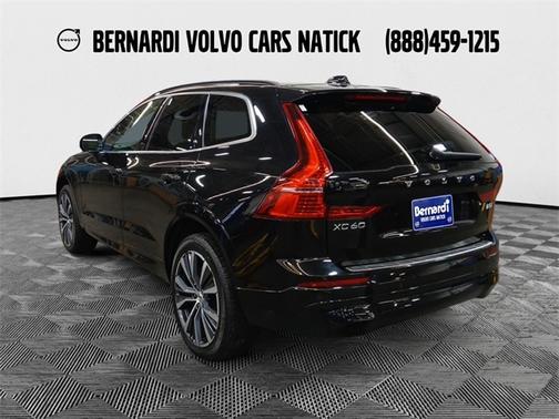 2022 Volvo XC60 B5 Momentum