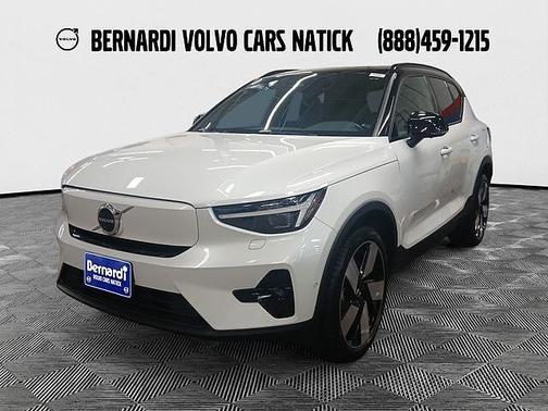 Crystal White 2023 Volvo XC40 Ultimate