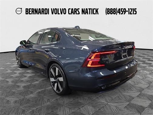 2024 Volvo S60 Recharge Plug-In Hybrid T8 Plus Dark Theme