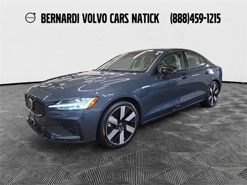 2024 Volvo S60 Recharge Plug-In Hybrid T8 Plus Dark Theme