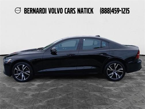 2023 Volvo S60 B5 Plus Dark Theme
