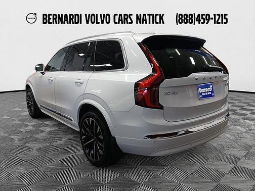 Crystal White 2026 Volvo XC90 Plus