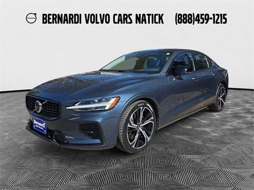 2023 Volvo S60 Recharge Plug-In Hybrid T8 Plus Dark Theme
