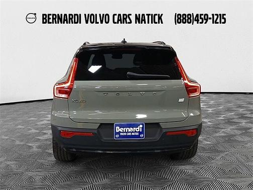 2023 Volvo XC40 Plus