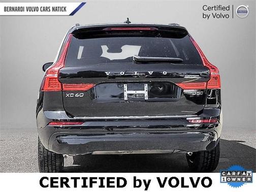 Photo 5 of 25 of 2022 Volvo XC60 B5 Momentum