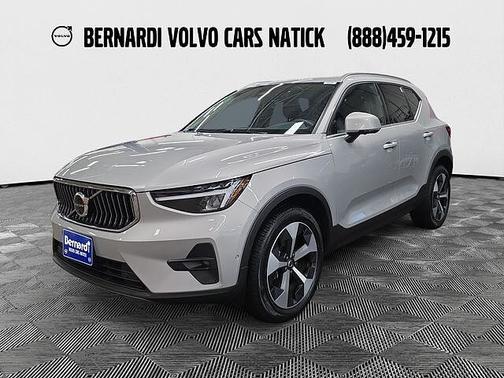 2025 Volvo XC40 Plus
