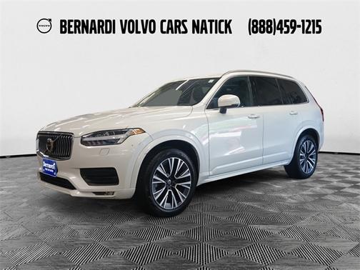 2022 Volvo XC90 T5 Momentum