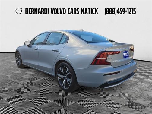 2025 Volvo S60 B5 Plus