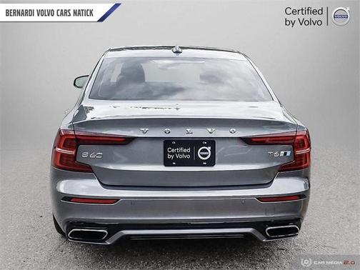 Photo 5 of 24 of 2019 Volvo S60 T6 R-Design