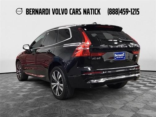 2022 Volvo XC60 B5 Inscription