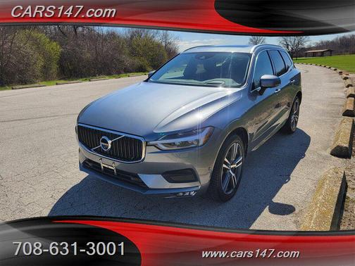 Bright Silver Metallic 2018 Volvo XC60 T6 Momentum