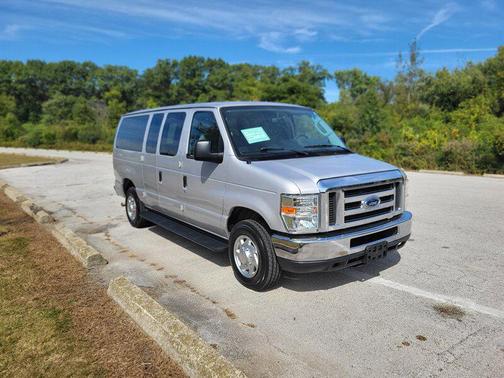 2013 Ford E350 Super Duty XLT