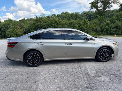 Classic Silver Metallic 2014 Toyota Avalon XLE