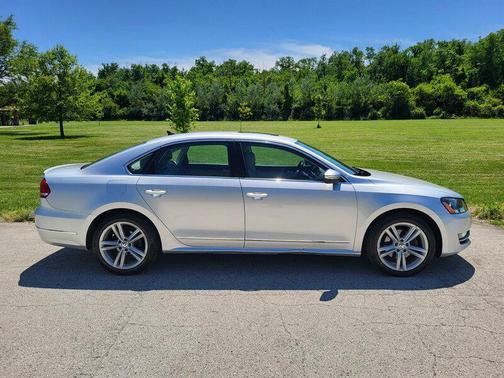 Reflex Silver Metallic 2012 Volkswagen Passat 3.6 SEL Premium