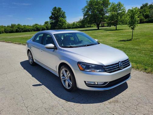Reflex Silver Metallic 2012 Volkswagen Passat 3.6 SEL Premium