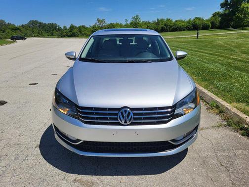 Reflex Silver Metallic 2012 Volkswagen Passat 3.6 SEL Premium