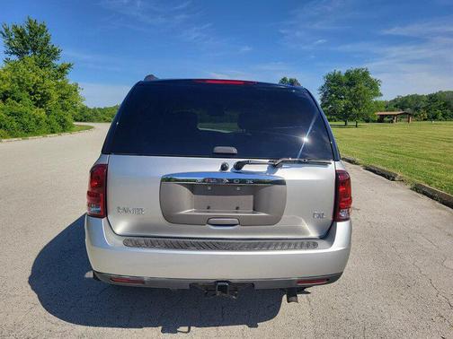 Platinum Metallic 2004 Buick Rainier CXL