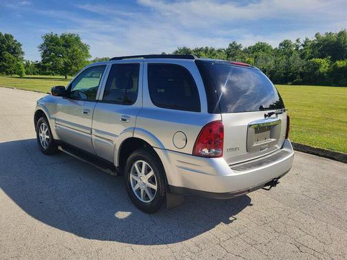 Platinum Metallic 2004 Buick Rainier CXL