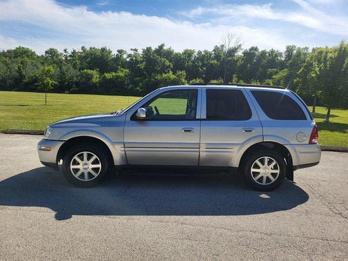 Platinum Metallic 2004 Buick Rainier CXL