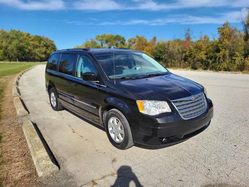 2010 Chrysler Town & Country Touring