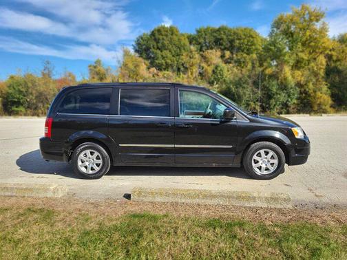2010 Chrysler Town & Country Touring
