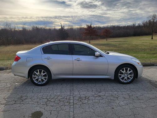 2009 INFINITI G37x Base