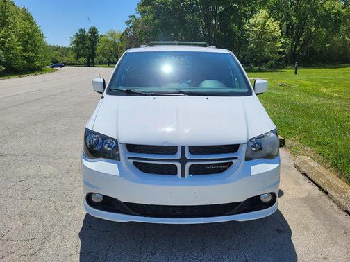 White Knuckle Clearcoat 2017 Dodge Grand Caravan GT