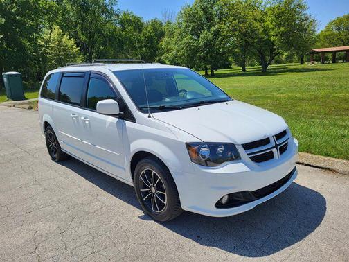 White Knuckle Clearcoat 2017 Dodge Grand Caravan GT