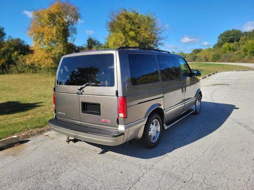 2004 GMC Safari Base