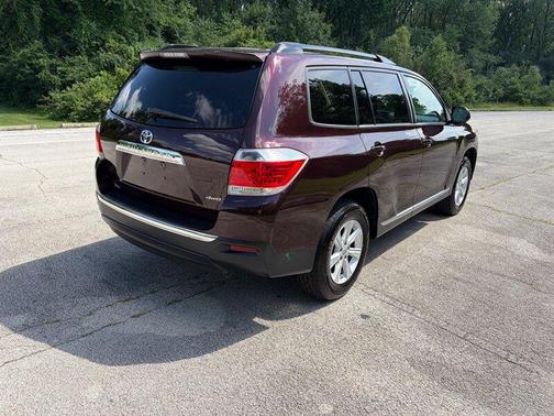 Sizzling Crimson Mica 2013 Toyota Highlander SE