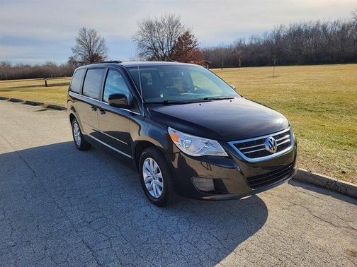 2012 Volkswagen Routan SE